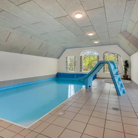 Vakantiehuis 2033 *