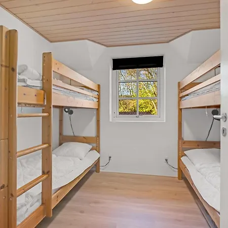 Vakantiehuis 2033 *